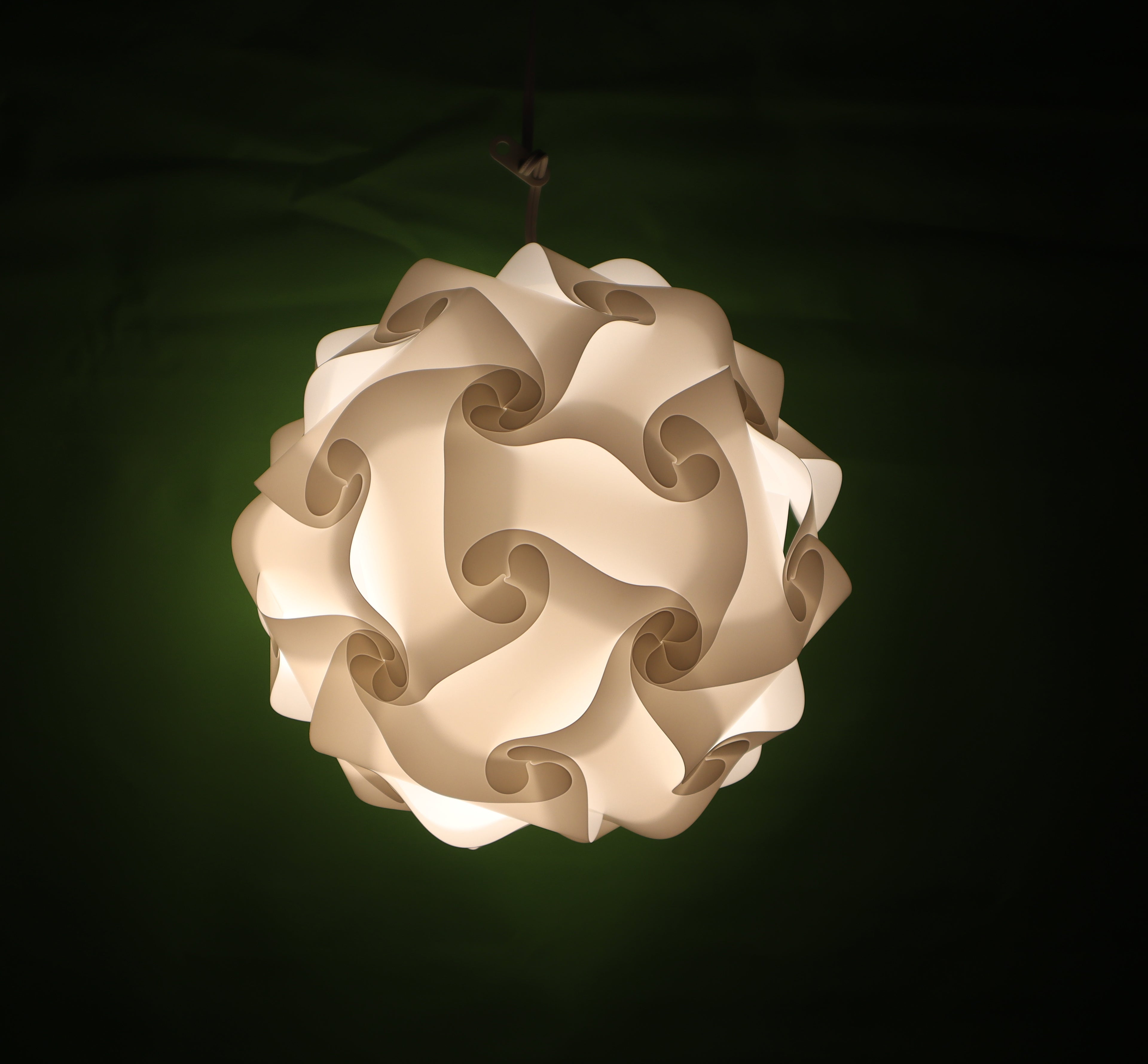 White Color Changing Ball Linked Vinyl Lamp